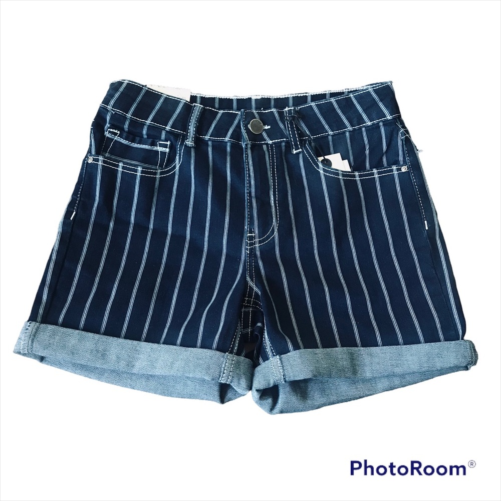 NWOT DEX Lexi Mid Rise striped shorts